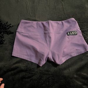 Fleo shorts size M